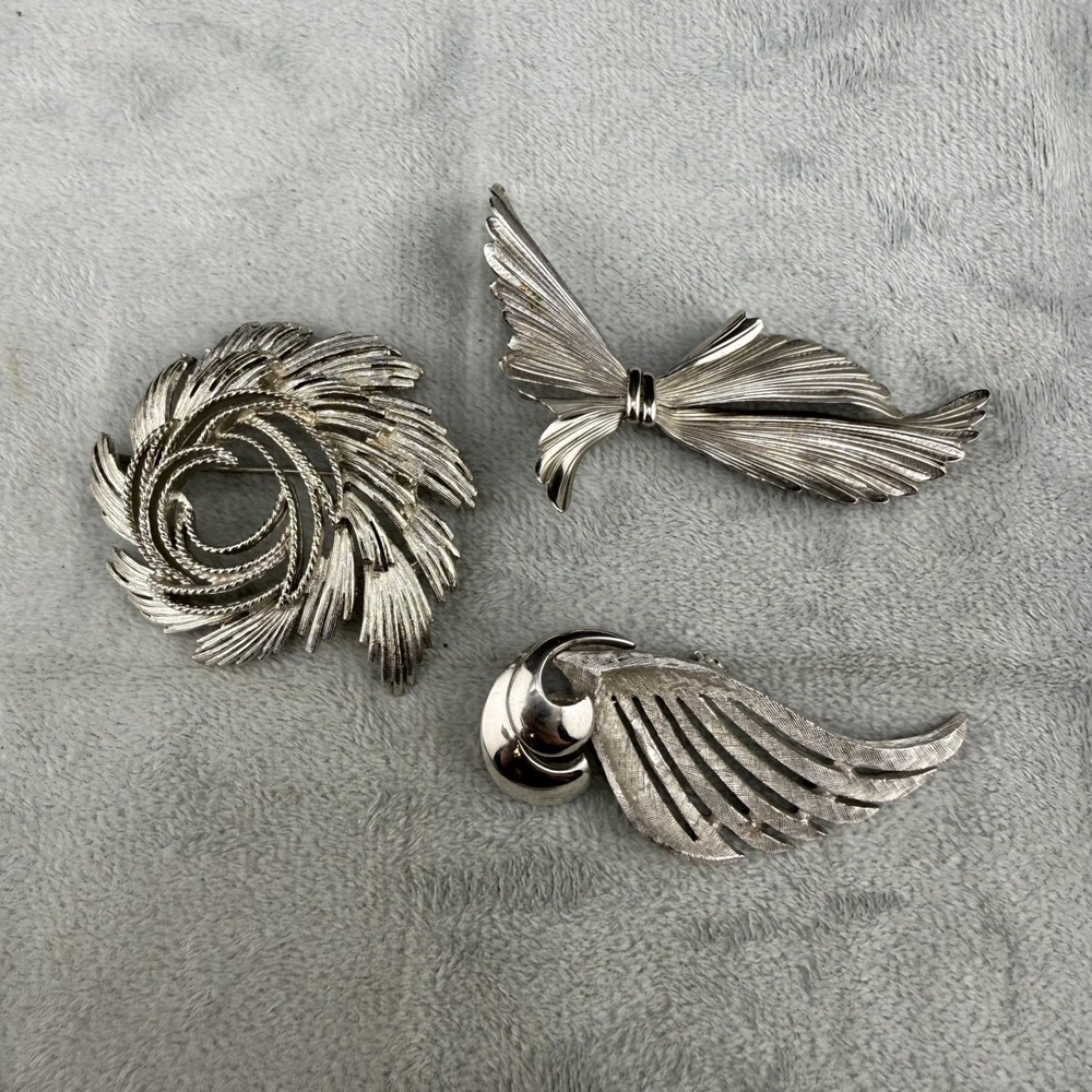 Vintage Lisner Deltah Brooch Lot Silver Tone Textured Floral Wing 3pc